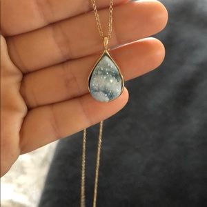 Blue crystal pendant necklace